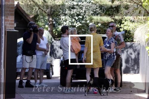 Noordwijk 31 mei en 1 juni 2021
Het nieuwe huis van Martien en Erica Meiland. Ze verhuizen vanuit Hengelo naar Noordwijk.
Aanwezig Martien Meiland Erica Meiland Maxime Meiland met dochter Claire en partner Leroy Molkenboer Montana Meiland met vrien Dirk Hoogstraten. Ook broer Jaap meiland en zijn vrouw Evelien helpen mee.