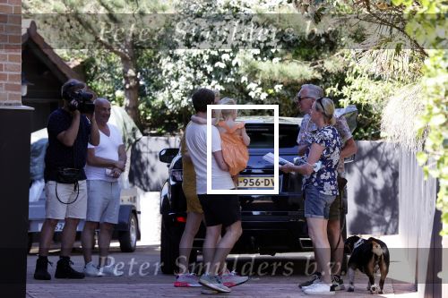 Noordwijk 31 mei en 1 juni 2021
Het nieuwe huis van Martien en Erica Meiland. Ze verhuizen vanuit Hengelo naar Noordwijk.
Aanwezig Martien Meiland Erica Meiland Maxime Meiland met dochter Claire en partner Leroy Molkenboer Montana Meiland met vrien Dirk Hoogstraten. Ook broer Jaap meiland en zijn vrouw Evelien helpen mee.