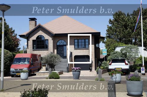 Noordwijk 31 mei en 1 juni 2021
Het nieuwe huis van Martien en Erica Meiland. Ze verhuizen vanuit Hengelo naar Noordwijk.
Aanwezig Martien Meiland Erica Meiland Maxime Meiland met dochter Claire en partner Leroy Molkenboer Montana Meiland met vrien Dirk Hoogstraten. Ook broer Jaap meiland en zijn vrouw Evelien helpen mee.