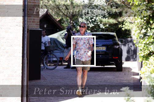 Noordwijk 31 mei en 1 juni 2021
Het nieuwe huis van Martien en Erica Meiland. Ze verhuizen vanuit Hengelo naar Noordwijk.
Aanwezig Martien Meiland Erica Meiland Maxime Meiland met dochter Claire en partner Leroy Molkenboer Montana Meiland met vrien Dirk Hoogstraten. Ook broer Jaap meiland en zijn vrouw Evelien helpen mee.