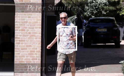 Noordwijk 31 mei en 1 juni 2021
Het nieuwe huis van Martien en Erica Meiland. Ze verhuizen vanuit Hengelo naar Noordwijk.
Aanwezig Martien Meiland Erica Meiland Maxime Meiland met dochter Claire en partner Leroy Molkenboer Montana Meiland met vrien Dirk Hoogstraten. Ook broer Jaap meiland en zijn vrouw Evelien helpen mee.