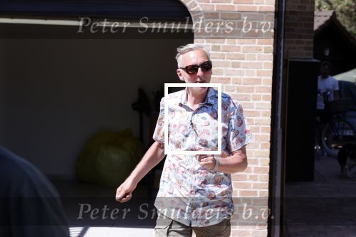 Noordwijk 31 mei en 1 juni 2021
Het nieuwe huis van Martien en Erica Meiland. Ze verhuizen vanuit Hengelo naar Noordwijk.
Aanwezig Martien Meiland Erica Meiland Maxime Meiland met dochter Claire en partner Leroy Molkenboer Montana Meiland met vrien Dirk Hoogstraten. Ook broer Jaap meiland en zijn vrouw Evelien helpen mee.