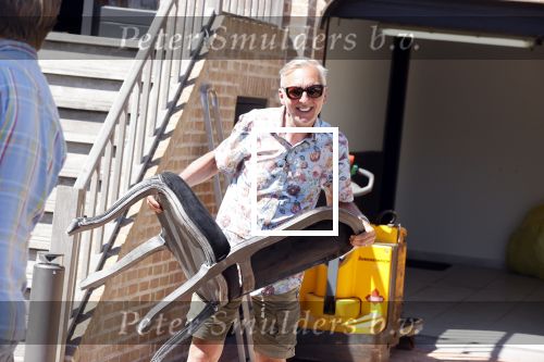 Noordwijk 31 mei en 1 juni 2021
Het nieuwe huis van Martien en Erica Meiland. Ze verhuizen vanuit Hengelo naar Noordwijk.
Aanwezig Martien Meiland Erica Meiland Maxime Meiland met dochter Claire en partner Leroy Molkenboer Montana Meiland met vrien Dirk Hoogstraten. Ook broer Jaap meiland en zijn vrouw Evelien helpen mee.