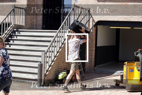 Noordwijk 31 mei en 1 juni 2021
Het nieuwe huis van Martien en Erica Meiland. Ze verhuizen vanuit Hengelo naar Noordwijk.
Aanwezig Martien Meiland Erica Meiland Maxime Meiland met dochter Claire en partner Leroy Molkenboer Montana Meiland met vrien Dirk Hoogstraten. Ook broer Jaap meiland en zijn vrouw Evelien helpen mee.