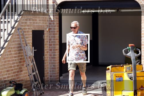 Noordwijk 31 mei en 1 juni 2021
Het nieuwe huis van Martien en Erica Meiland. Ze verhuizen vanuit Hengelo naar Noordwijk.
Aanwezig Martien Meiland Erica Meiland Maxime Meiland met dochter Claire en partner Leroy Molkenboer Montana Meiland met vrien Dirk Hoogstraten. Ook broer Jaap meiland en zijn vrouw Evelien helpen mee.