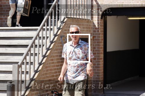 Noordwijk 31 mei en 1 juni 2021
Het nieuwe huis van Martien en Erica Meiland. Ze verhuizen vanuit Hengelo naar Noordwijk.
Aanwezig Martien Meiland Erica Meiland Maxime Meiland met dochter Claire en partner Leroy Molkenboer Montana Meiland met vrien Dirk Hoogstraten. Ook broer Jaap meiland en zijn vrouw Evelien helpen mee.