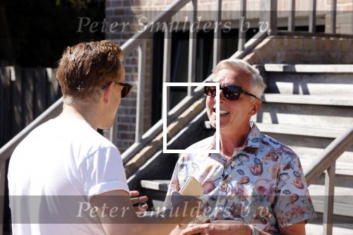 Noordwijk 31 mei en 1 juni 2021
Het nieuwe huis van Martien en Erica Meiland. Ze verhuizen vanuit Hengelo naar Noordwijk.
Aanwezig Martien Meiland Erica Meiland Maxime Meiland met dochter Claire en partner Leroy Molkenboer Montana Meiland met vrien Dirk Hoogstraten. Ook broer Jaap meiland en zijn vrouw Evelien helpen mee. Martien Meiland en Nick Dijkman van story