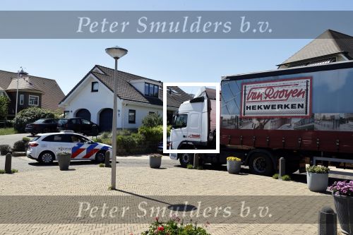 Noordwijk 31 mei en 1 juni 2021
Het nieuwe huis van Martien en Erica Meiland. Ze verhuizen vanuit Hengelo naar Noordwijk.
Aanwezig Martien Meiland Erica Meiland Maxime Meiland met dochter Claire en partner Leroy Molkenboer Montana Meiland met vrien Dirk Hoogstraten. Ook broer Jaap meiland en zijn vrouw Evelien helpen mee. De politie en handhaving kwamen ook kijken