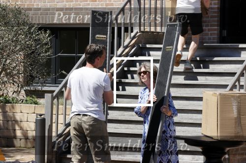 Noordwijk 31 mei en 1 juni 2021
Het nieuwe huis van Martien en Erica Meiland. Ze verhuizen vanuit Hengelo naar Noordwijk.
Aanwezig Martien Meiland Erica Meiland Maxime Meiland met dochter Claire en partner Leroy Molkenboer Montana Meiland met vrien Dirk Hoogstraten. Ook broer Jaap meiland en zijn vrouw Evelien helpen mee.