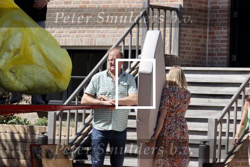 Noordwijk 31 mei en 1 juni 2021
Het nieuwe huis van Martien en Erica Meiland. Ze verhuizen vanuit Hengelo naar Noordwijk.
Aanwezig Martien Meiland Erica Meiland Maxime Meiland met dochter Claire en partner Leroy Molkenboer Montana Meiland met vrien Dirk Hoogstraten. Ook broer Jaap meiland en zijn vrouw Evelien helpen mee.