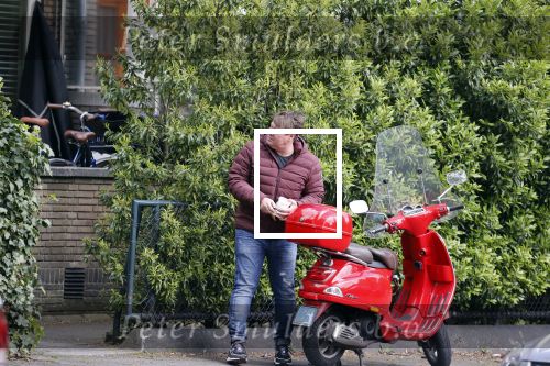 Amsterdam 21 mei 2021
Martijn Krabbe met zijn vrouw Deborah op zijn vespa scooter