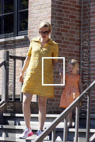 Noordwijk 31 mei en 1 juni 2021
Het nieuwe huis van Martien en Erica Meiland. Ze verhuizen vanuit Hengelo naar Noordwijk.
Aanwezig Martien Meiland Erica Meiland Maxime Meiland met dochter Claire en partner Leroy Molkenboer Montana Meiland met vrien Dirk Hoogstraten. Ook broer Jaap meiland en zijn vrouw Evelien helpen mee.