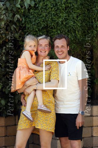 Noordwijk 31 mei en 1 juni 2021
Het nieuwe huis van Martien en Erica Meiland. Ze verhuizen vanuit Hengelo naar Noordwijk.
Aanwezig Martien Meiland Erica Meiland Maxime Meiland met dochter Claire en partner Leroy Molkenboer Montana Meiland met vrien Dirk Hoogstraten. Ook broer Jaap meiland en zijn vrouw Evelien helpen mee.