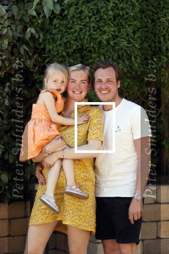Noordwijk 31 mei en 1 juni 2021
Het nieuwe huis van Martien en Erica Meiland. Ze verhuizen vanuit Hengelo naar Noordwijk.
Aanwezig Martien Meiland Erica Meiland Maxime Meiland met dochter Claire en partner Leroy Molkenboer Montana Meiland met vrien Dirk Hoogstraten. Ook broer Jaap meiland en zijn vrouw Evelien helpen mee.