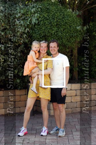 Noordwijk 31 mei en 1 juni 2021
Het nieuwe huis van Martien en Erica Meiland. Ze verhuizen vanuit Hengelo naar Noordwijk.
Aanwezig Martien Meiland Erica Meiland Maxime Meiland met dochter Claire en partner Leroy Molkenboer Montana Meiland met vrien Dirk Hoogstraten. Ook broer Jaap meiland en zijn vrouw Evelien helpen mee.