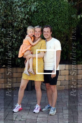 Noordwijk 31 mei en 1 juni 2021
Het nieuwe huis van Martien en Erica Meiland. Ze verhuizen vanuit Hengelo naar Noordwijk.
Aanwezig Martien Meiland Erica Meiland Maxime Meiland met dochter Claire en partner Leroy Molkenboer Montana Meiland met vrien Dirk Hoogstraten. Ook broer Jaap meiland en zijn vrouw Evelien helpen mee.