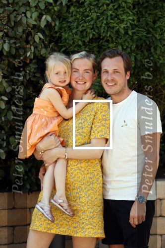Noordwijk 31 mei en 1 juni 2021
Het nieuwe huis van Martien en Erica Meiland. Ze verhuizen vanuit Hengelo naar Noordwijk.
Aanwezig Martien Meiland Erica Meiland Maxime Meiland met dochter Claire en partner Leroy Molkenboer Montana Meiland met vrien Dirk Hoogstraten. Ook broer Jaap meiland en zijn vrouw Evelien helpen mee.