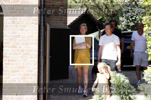 Noordwijk 31 mei en 1 juni 2021
Het nieuwe huis van Martien en Erica Meiland. Ze verhuizen vanuit Hengelo naar Noordwijk.
Aanwezig Martien Meiland Erica Meiland Maxime Meiland met dochter Claire en partner Leroy Molkenboer Montana Meiland met vrien Dirk Hoogstraten. Ook broer Jaap meiland en zijn vrouw Evelien helpen mee.