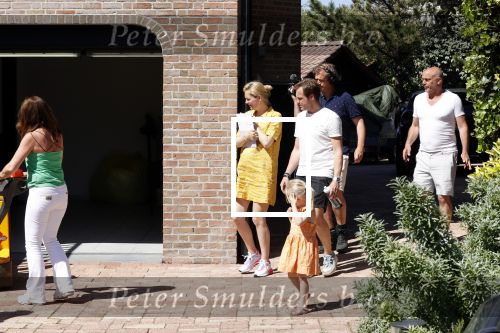 Noordwijk 31 mei en 1 juni 2021
Het nieuwe huis van Martien en Erica Meiland. Ze verhuizen vanuit Hengelo naar Noordwijk.
Aanwezig Martien Meiland Erica Meiland Maxime Meiland met dochter Claire en partner Leroy Molkenboer Montana Meiland met vrien Dirk Hoogstraten. Ook broer Jaap meiland en zijn vrouw Evelien helpen mee.