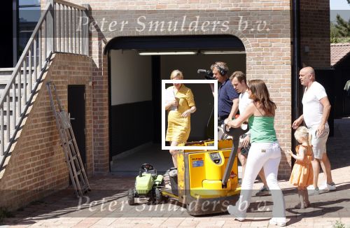 Noordwijk 31 mei en 1 juni 2021
Het nieuwe huis van Martien en Erica Meiland. Ze verhuizen vanuit Hengelo naar Noordwijk.
Aanwezig Martien Meiland Erica Meiland Maxime Meiland met dochter Claire en partner Leroy Molkenboer Montana Meiland met vrien Dirk Hoogstraten. Ook broer Jaap meiland en zijn vrouw Evelien helpen mee.