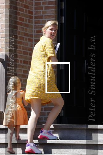 Noordwijk 31 mei en 1 juni 2021
Het nieuwe huis van Martien en Erica Meiland. Ze verhuizen vanuit Hengelo naar Noordwijk.
Aanwezig Martien Meiland Erica Meiland Maxime Meiland met dochter Claire en partner Leroy Molkenboer Montana Meiland met vrien Dirk Hoogstraten. Ook broer Jaap meiland en zijn vrouw Evelien helpen mee.