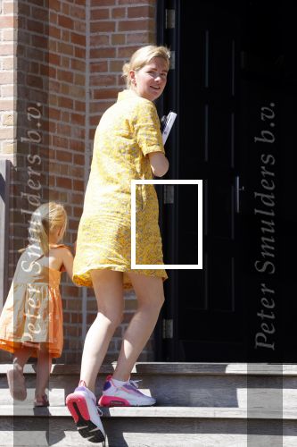 Noordwijk 31 mei en 1 juni 2021
Het nieuwe huis van Martien en Erica Meiland. Ze verhuizen vanuit Hengelo naar Noordwijk.
Aanwezig Martien Meiland Erica Meiland Maxime Meiland met dochter Claire en partner Leroy Molkenboer Montana Meiland met vrien Dirk Hoogstraten. Ook broer Jaap meiland en zijn vrouw Evelien helpen mee.
