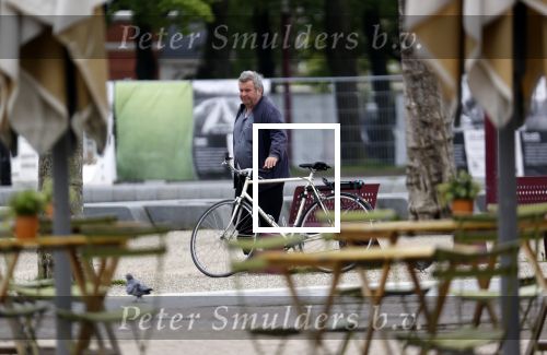 Amsterdam 20 mei 2021
Michiel Romeijn/ Michiel Romeyn  op zijn fiets in Amsterdam zuid