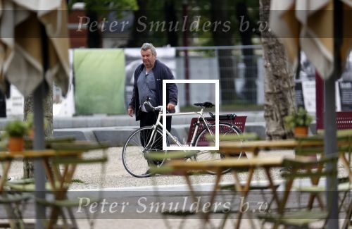 Amsterdam 20 mei 2021
Michiel Romeijn/ Michiel Romeyn  op zijn fiets in Amsterdam zuid