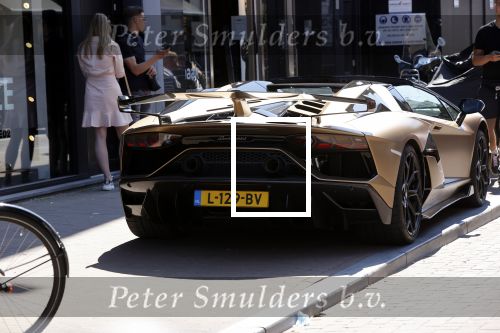 Amsterdam 9 juni 2021
Mobicepp in zijn gouden Lamborghini