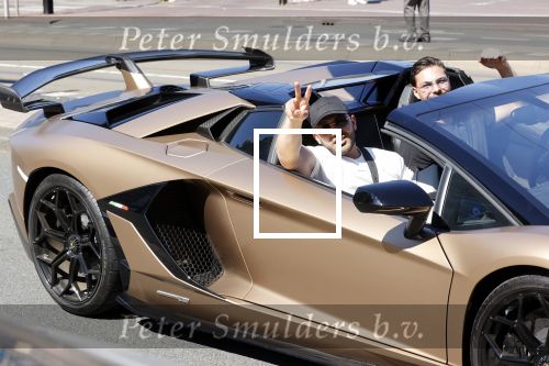 Amsterdam 9 juni 2021
Mobicepp in zijn gouden Lamborghini