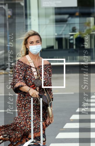 Schiphol 21 mei 2021
Monique Westenberg zoontje Andre Hazes jr en twee vriendinnen arriveren op schiphol na een vakantie op ibiza.
Haar vader komt ze halen .