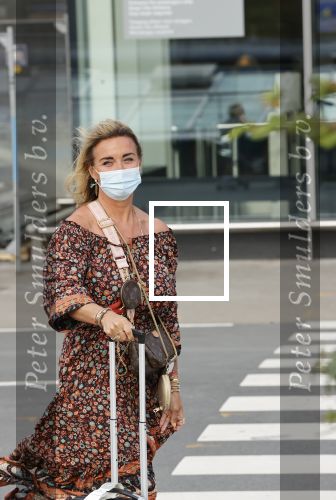 Schiphol 21 mei 2021
Monique Westenberg zoontje Andre Hazes jr en twee vriendinnen arriveren op schiphol na een vakantie op ibiza.
Haar vader komt ze halen .