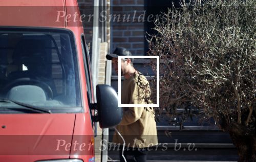 Noordwijk 1 juni 2021
Kensington gitarist Niles Vandenberg en zijn vriendin bij hun huis dat verkocht is aan Martien Meiland. Hier liepen ze nog 1 keer door hun oude huis .