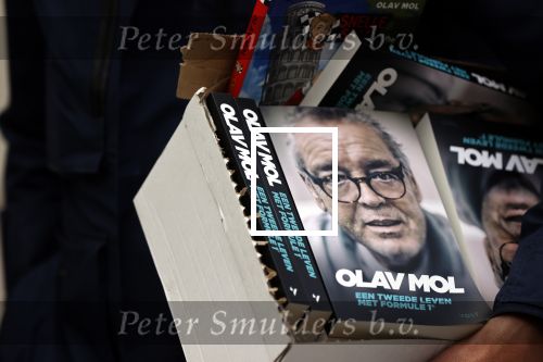 Hoofddorp 17 mei 2021
Boekpresentatie Olav Moll bij de bruna in Hoofddorp.