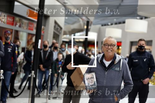 Hoofddorp 17 mei 2021
Boekpresentatie Olav Moll bij de bruna in Hoofddorp.