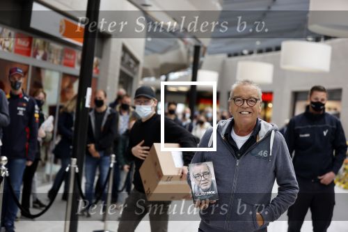 Hoofddorp 17 mei 2021
Boekpresentatie Olav Moll bij de bruna in Hoofddorp.
