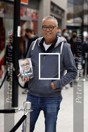 Hoofddorp 17 mei 2021
Boekpresentatie Olav Moll bij de bruna in Hoofddorp.
