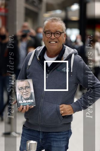 Hoofddorp 17 mei 2021
Boekpresentatie Olav Moll bij de bruna in Hoofddorp.