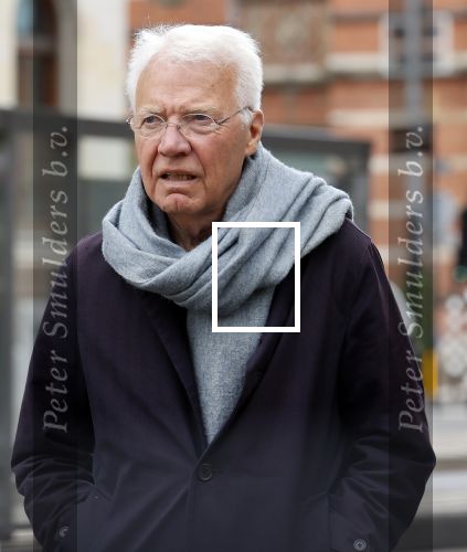 Amsterdam 26 mei 2021
Paul Witteman met .... wandelend door Amsterdam zuid.