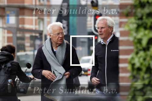Amsterdam 26 mei 2021
Paul Witteman met .... wandelend door Amsterdam zuid.