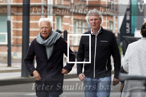 Amsterdam 26 mei 2021
Paul Witteman met .... wandelend door Amsterdam zuid.