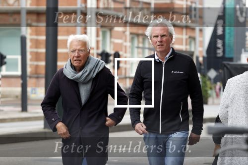 Amsterdam 26 mei 2021
Paul Witteman met .... wandelend door Amsterdam zuid.
