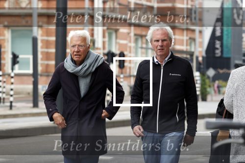 Amsterdam 26 mei 2021
Paul Witteman met .... wandelend door Amsterdam zuid.