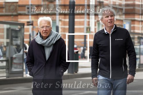 Amsterdam 26 mei 2021
Paul Witteman met .... wandelend door Amsterdam zuid.