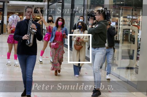 Amstelveen 27 mei 2021
Opening Yoyo tea bar van Rachel Hazes in winkelcentrum Amstelveen.
Andre Hazes zijn vriendinSarah v Soelen en haar ouders zijn ook aanwezig. rachel met Rosanna Kluivert en Nino Wilkes