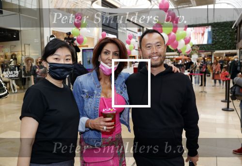 Amstelveen 27 mei 2021
Opening Yoyo tea bar van Rachel Hazes in winkelcentrum Amstelveen.
Andre Hazes zijn vriendinSarah v Soelen en haar ouders zijn ook aanwezig. Wi van yoyo