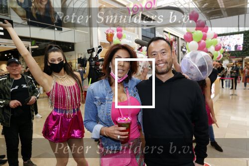 Amstelveen 27 mei 2021
Opening Yoyo tea bar van Rachel Hazes in winkelcentrum Amstelveen.
Andre Hazes zijn vriendinSarah v Soelen en haar ouders zijn ook aanwezig. Wi van yoyo