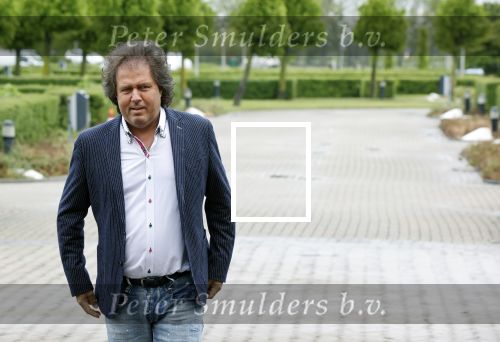 Nijkerk 22 mei 2021
Rene le Blanc overhandigt Johan Vlemmix award voor uitbrengen 175 cd \'s