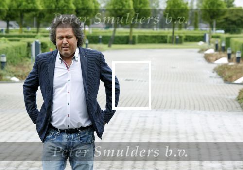 Nijkerk 22 mei 2021
Rene le Blanc overhandigt Johan Vlemmix award voor uitbrengen 175 cd \'s