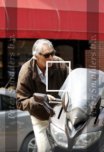 Amsterdam 4 juni 2021
Ron Brandsteder op zijn motor in Amsterdam zuid